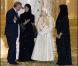Mercredi 25 novembre 2010, la reine Elizabeth II entamait une visite officielle de 5 jours dans le golfe, accompagnée de son époux et de leur fils Andrew, duc d'York. Dès son arrivée à Abu Dhabi, elle a été emmenée à la mosquée Sheikh Zhayed.