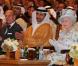 Mercredi 25 novembre 2010, la reine Elizabeth II entamait une visite officielle de 5 jours dans le golfe, accompagnée de son époux et de leur fils Andrew, duc d'York. Dès son arrivée à Abu Dhabi, elle a été emmenée à la mosquée Sheikh Zhayed.