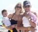 Lance Armstrong et sa belle Anna à la plage avec leurs adorables Max et Olivia !