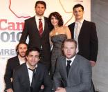 Caterina Murino et les membres du Stade Français lors du gala AfriCAN le 29 novembre 2010 à Paris