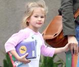 Jennifer Garner se balade aves ses filles Violet et Seraphina à Los Angeles, le 2 décembre 2010.