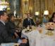 Carla Bruni et Nicolas Sarkozy déjeunent avec le président de la République arabe syrienne, Bachar el-Assad, et son épouse Asma. Claude Guéant est également convié. Le 9/12/2010