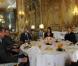 Carla Bruni et Nicolas Sarkozy déjeunent avec le président de la République arabe syrienne, Bachar el-Assad, et son épouse Asma. Claude Guéant est également convié. Le 9/12/2010