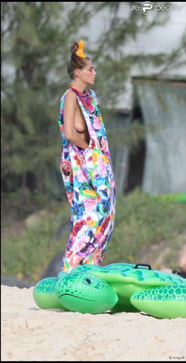 Le magnifique top model Daria Werbowy sur une plage de Saint-Barth', en novembre 2010.