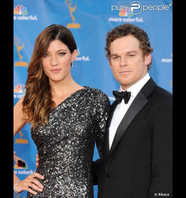 Michael C. Hall et sa femme Jennifer Carpenter posent lors des Emmy Awards en septembre 2009 