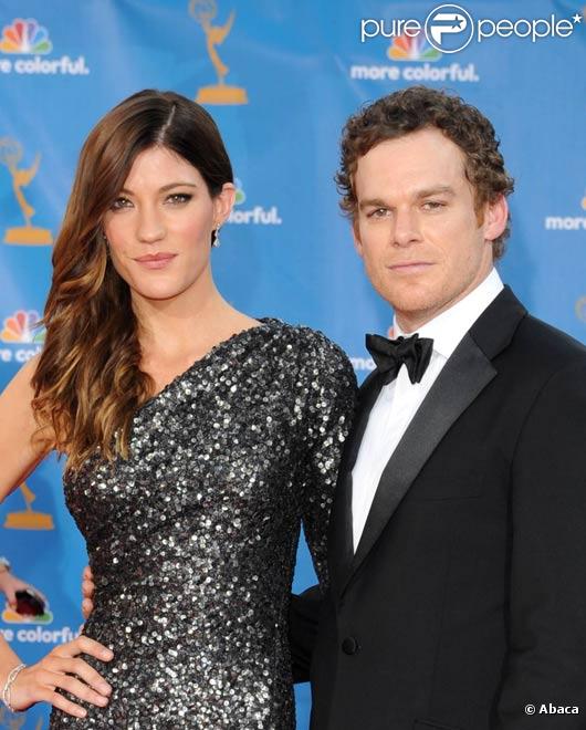 Michael C. Hall et sa femme Jennifer Carpenter posent lors des Emmy Awards en septembre 2009 