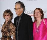 Jane Fonda et Richard Perry à l'occasion de l'avant-première de  Comment savoir ? , qui s'est tenue au Regency Village Theatre de Los Angeles, le 13 décembre 2010. 