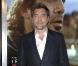 Javier Bardem, sans sa Penélope enceinte, au côté de Milla Jovovich amoureuse !