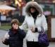  Elizabeth Hurley et son fils Damian à Hyde Park à Londres le 16 décembre 2010 