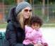  Heidi Klum, Seal et leurs enfants dans un parc de Beverly Hills le 26 décembre 2010 : Heidi Klum et l'adorable petite Lou, 1 an et trois mois 