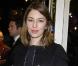 Sofia Coppola dynamise sa fourrure avec une version blanche et noire à Londres le 28 octobre 2003.