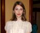 Entre bourgeoise décalée et minimal chic, Sofia Coppola hésite à Los Angeles, le 21 février 2004.