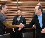 Kevin Spacey et Matthew Fox lors du lancement de la collection Portofino de la marque IWC présentée au 21e Salon de la Haute Horlogerie de Genève, le 18 janvier 2011