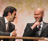 Luis Figo et son ancien coéquipier Zizou lors de la soirée organisée pour le lancement de la collection Portofino IWC, le 18 janvier 2011, à Genève