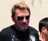 Johnny Hallyday fou de sa nouvelle décapotable!