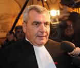 Me Thierry Herzog défend Alexandre Despallières mis en examen pour assassinat, faux et usage de faux dans l'affaire de la mort de son compagnon Peter Ikin. 