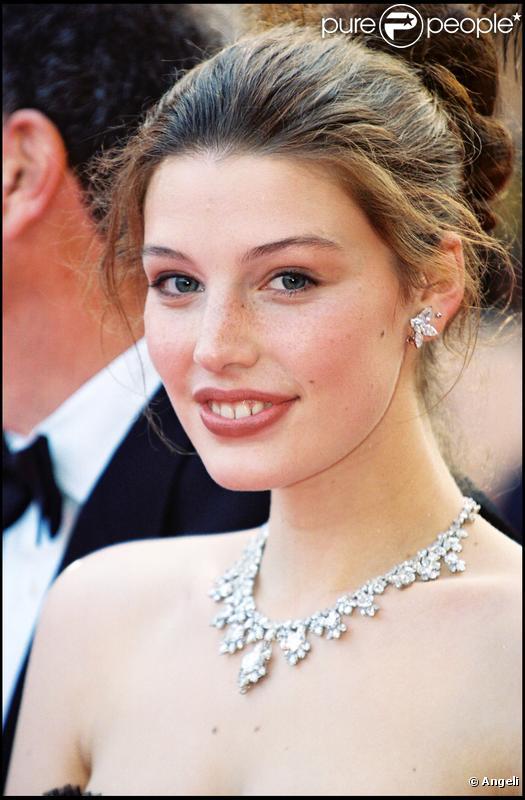 Jessica Pare Needs A Decent Smile New Teeth A Better Pose 