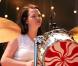 Meg White du groupe The White Stripes en concert au festival Rock en Seine de Paris en août 2004 