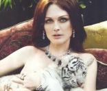 Julianne Moore pose pour la campagne Bulgari printemps-été 2011.