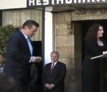 Megan Mullally fait un discours pour Alec Baldwin et son étoile le 14 février 2011 à Los Angeles