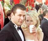 Alec Baldwin et Kim Basinger en 1999 aux Oscars 