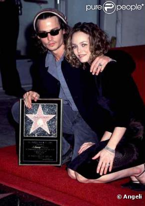 Johnny Depp célèbre son étoile à Hollywood avec Vanessa Paradis en 1999 