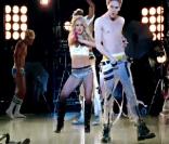 Britney Spears dans son clip <em>Hold it against me</em>.