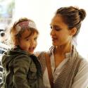 Jessica Alba enceinte : Collée à son mari, une tendre balade avec leur poupée !