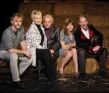 Danièle Gilbert, son mari Patrick Semama, Delphine Zana, Yves Lecat et Philippe Sohier sur les planches du Théâtre de la Passerelle.<em></em> 7 février 2011<br />