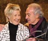 Danièle Gilbert et son mari Patrick Semama sur les planches du Théâtre de la Passerelle. Elle joue dans la pièce <em>Rassurons les autruches.</em> 7 février 2011<br />