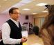 Jean-Luc Delarue repond a des lyceens sur les risques de l'addiction aux drogues lors d'une etape a Tourcoin, France, le 11 mars 2011, dans le cadre de son tour de France en camping-car, visant a sensibiliser les jeunes aux dangers de l'addiction.