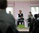 Jean-Luc Delarue repond a des lyceens sur les risques de l'addiction aux drogues lors d'une etape a Tourcoin, France, le 11 mars 2011, dans le cadre de son tour de France en camping-car, visant a sensibiliser les jeunes aux dangers de l'addiction.