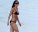 Demi Moore et Ashton Kutcher sur la plage à Saint-Barth ont passé de délicieux moments.  