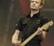 Deryck Whibley hospitalisé en urgence à Sydney en raison d'une pneumonie sévère, Sum 41 a interrompu sa tournée...
