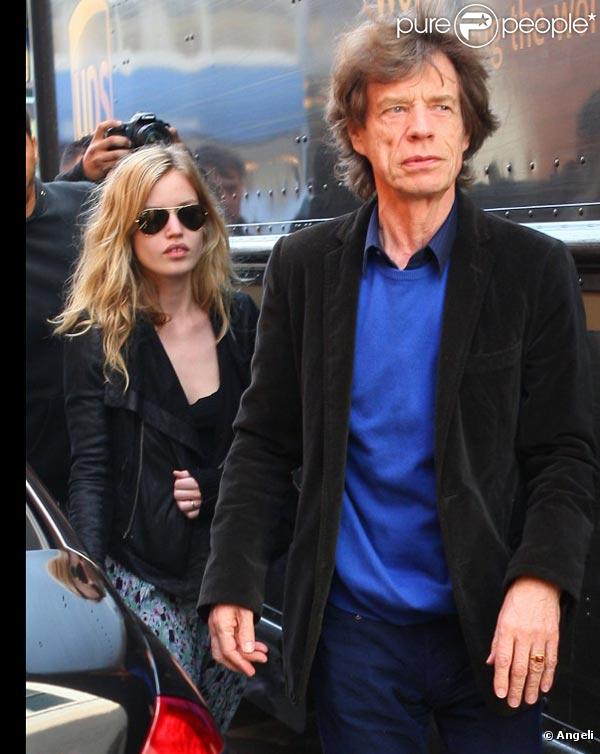 Mick Jagger et sa fille Georgia May Jagger passent la journée ensemble, à Los Angeles, le 24 février 2011.