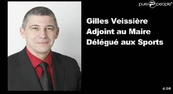 L'ancien arbitre international Gilles Veissière a été placé en garde à vue ainsi quedouze autres personnes, en mars 2011 à Marseille, dans le cadre d'une enquête sur du blanchiment présumé, en corrélation avec une enquête sur un meurtre.