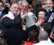 Dimanche 13 mars 2011, le XV de la Rose battait à Twickenham le XV du Chardon écossais. Mike Tindall, capitaine anglais et fiancé de Zara Phillips, recevait à l'issue du match la Calcutta Cup des mains de sa belle-mère, la princesse Anne.