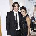 Ashton Kutcher : En pyjama et look atroce pour les beaux yeux d'une femme !