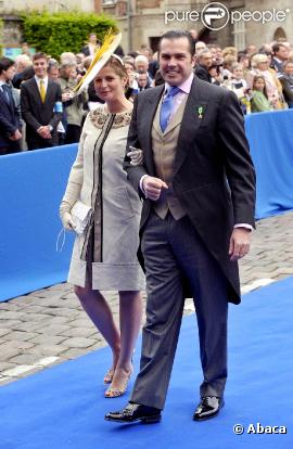 Charles-Philippe d'Orléans (photo : en 2009 avec sa femme Diane de Cadaval au mariage de Jean d'Orléans et Philomena de Tornos) a été relaxé en mars 2011 par la cour d'appel dans l'affaire de déstabilisation du laboratoire Théa.
