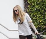  Amanda Seyfried est allée faire un peu de shopping à Santa Monica le 19 mars 2011 