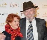 Jean-Pierre Marielle et son épouse Agathe Nathanson lors des 12e Étoiles du cinéma au cinéma Gaumont-Marignan à Paris le 21 mars 2011
