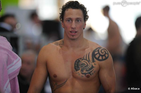 Les championnats de France de natation 2011 se sont ouverts le 23 mars à Strasbourg. Frédérick Bousquet a conservé son titre sur 100 m pap', coaché pour l'occasion par Romain Barnier.