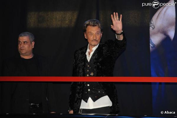 Johnny Hallyday présente son album Jamais Seul, au Virgin Megastore des Champs-Elysées, à Paris. 27/03/2011