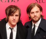 Caleb Followill (à droite) lors du show Victoria's Secret en novembre 2010 