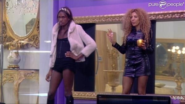 FX et Afida sont très en colère d'avoir vu les photos d'Alexandre et Candice dans leur chambre ! Les divas s'énervent !