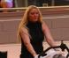 Loana fait de la gym afin de se battre contre ses kilos en mars 2011 au Club Med Gym à Paris