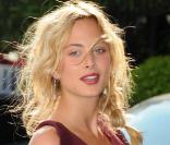 Nora Arnezeder ravissante (Festival de Cannes mai 2010) 