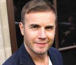<p>Gary Barlow à la BBC Radio 1 à Londres en octobre 2010</p>