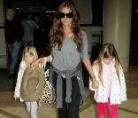 Denise Richards et ses filles, Los Angeles, le 30 mars 2011. 