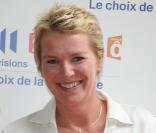 Dans une interview pour  Télé Star , Elise Lucet remercie les téléspectateurs pour leur soutien suite à la mort récente de son mari.